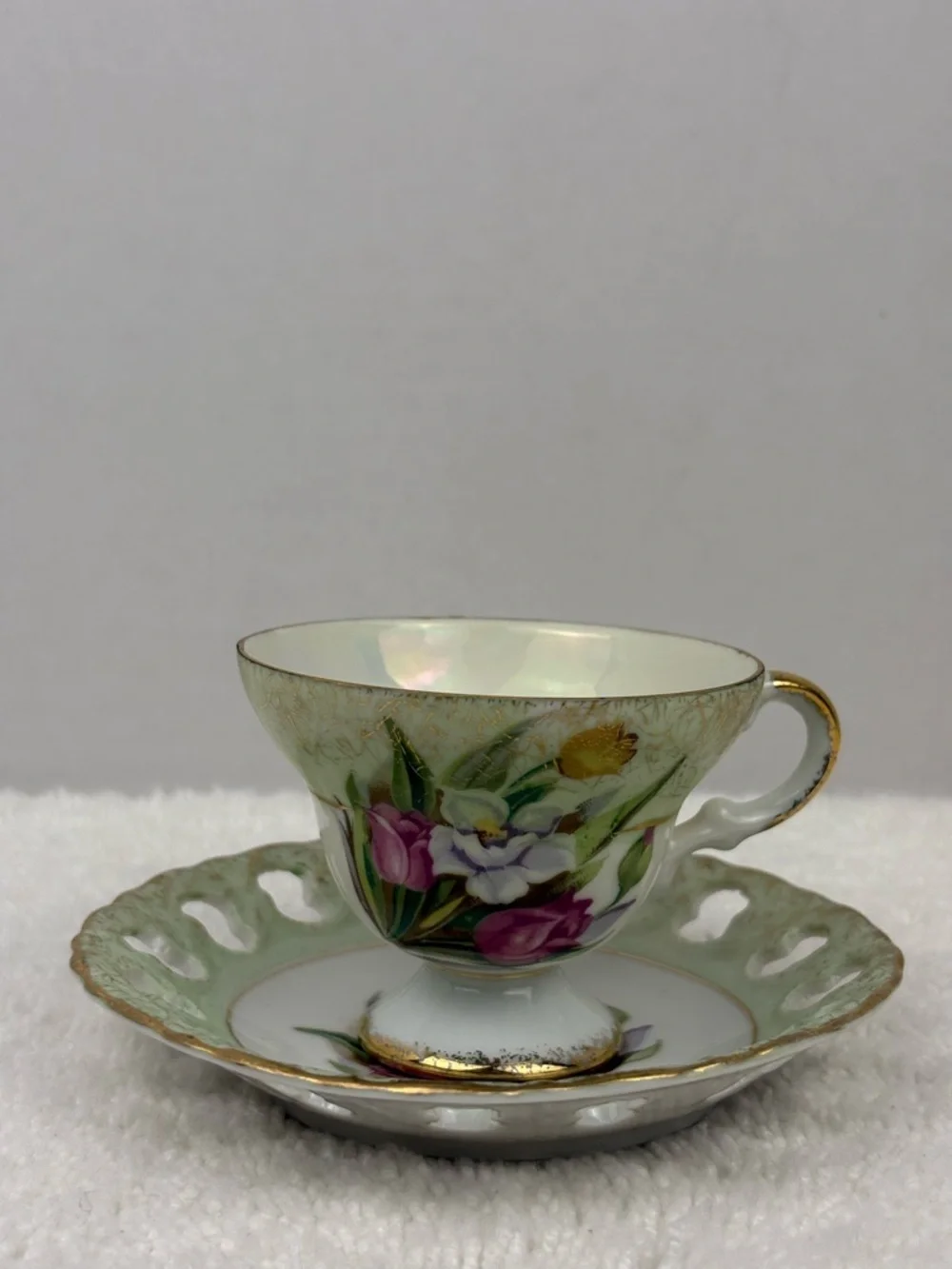 Vintage Unbranded 1960’s Lusterware Footed Tea Cup with Saucer